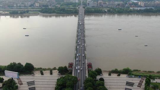 城市跨河大桥拥堵交通航拍