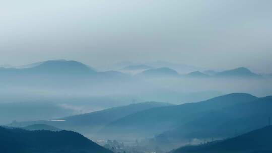 远山如黛水墨丹青的千里江山图