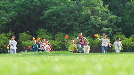 小孩奔跑 风筝气球 泡泡视频素材模板下载