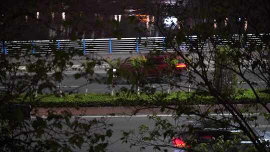 夜晚城市道路车流交通马路车来车往街景夜景