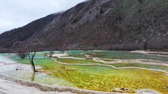 4K航拍四川九寨沟黄龙景区五彩池