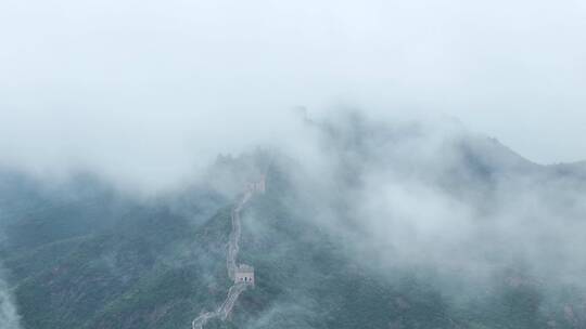 雨后的北京司马台西段长城长焦无人机拍摄