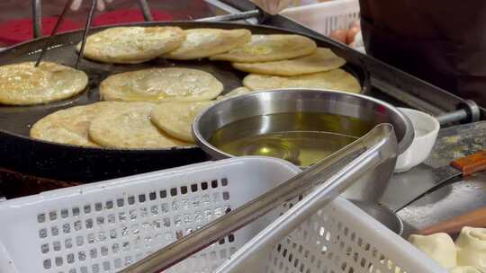 鸡蛋罐饼制作油煎饼6