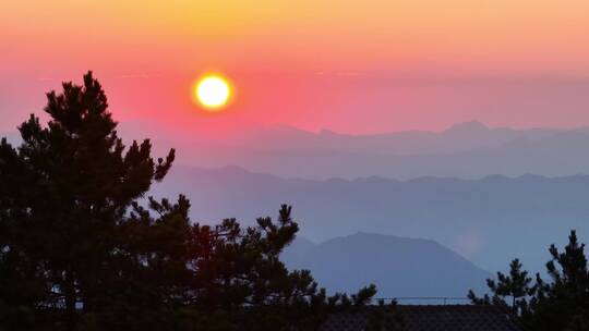 日落千里江山图水墨片头群山峻岭峦叠嶂云雾