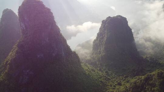 4k日出云雾环绕山体航拍