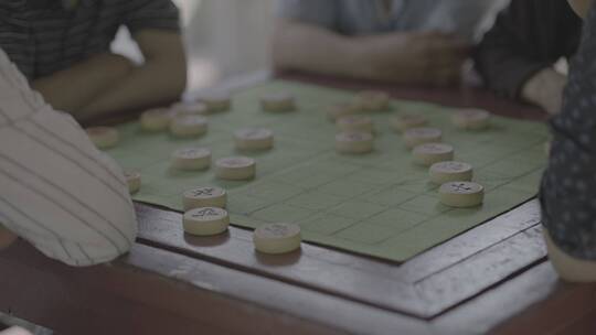 下象棋棋子落下