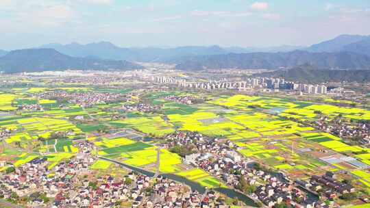 杭州富阳富春江两岸春天风景航拍