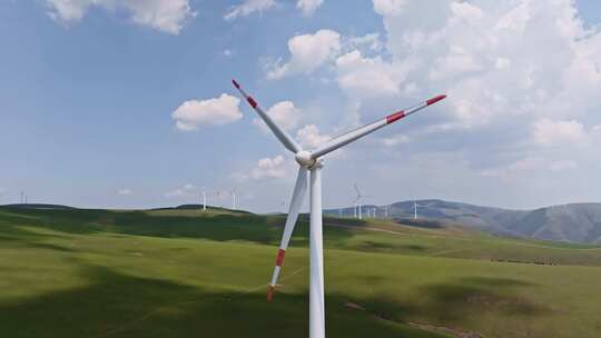 4k航拍草原风车风力发电绿色能源
