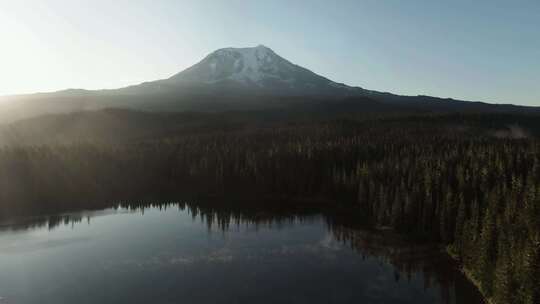 森林，雾，山，湖