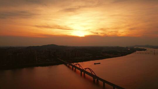 长沙湘江大桥唯美城市夕阳剪影