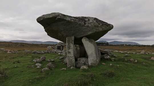 Dolmen，Drone，基尔克鲁尼，爱