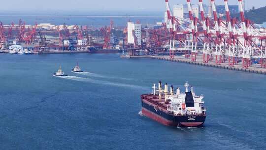 海面船只航拍画面