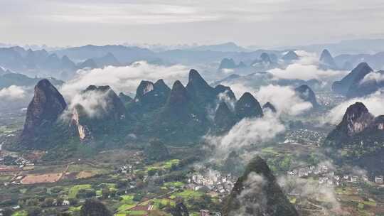 桂林喀斯特地貌阳朔风光雨后云海风光