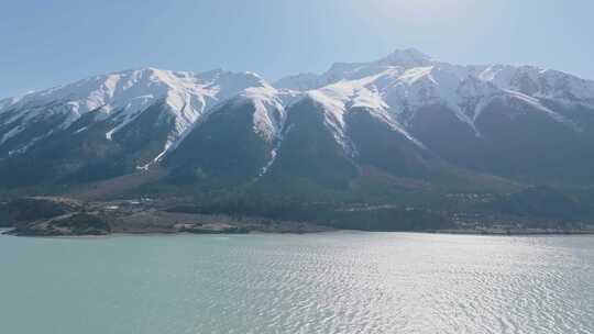 航拍西藏昌都然乌湖山水