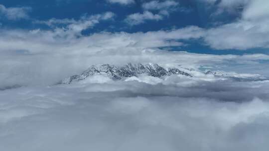 川西蜀山贡嘎雪山航拍穿云日照金山延时摄影视频素材模板下载