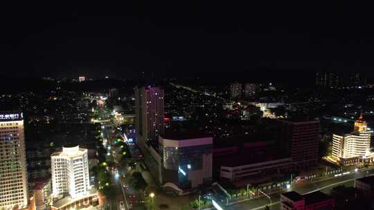 城市夜景灯火辉煌的俯瞰视角