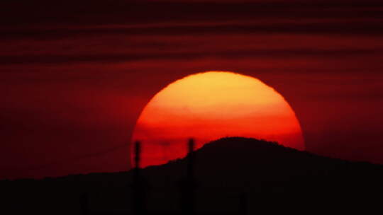 日落西山太阳下山夕阳晚霞