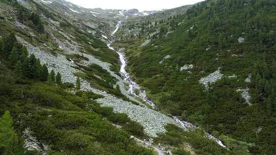 河流，山谷，山脉，绿色