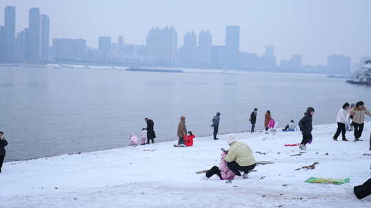 武汉汉口江滩雪景