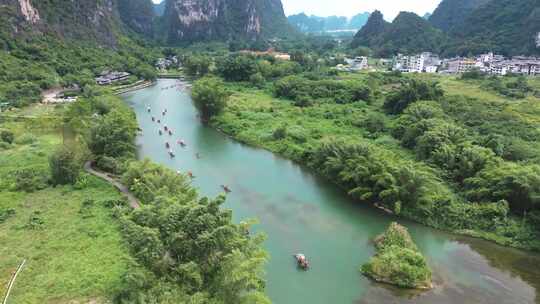 航拍桂林阳朔遇龙河十里画廊竹筏漂流稻田