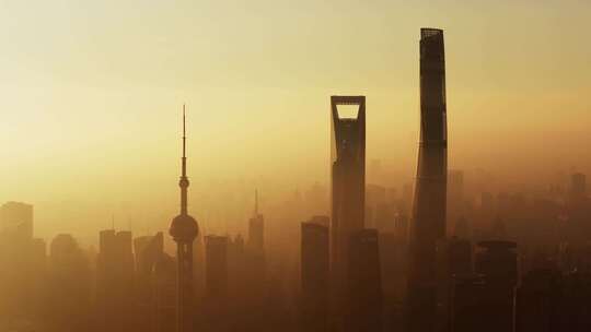 上海航拍东方明珠大气上海