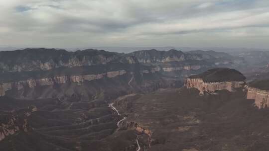 山 山路 山上 航拍 崎岖 陡峭