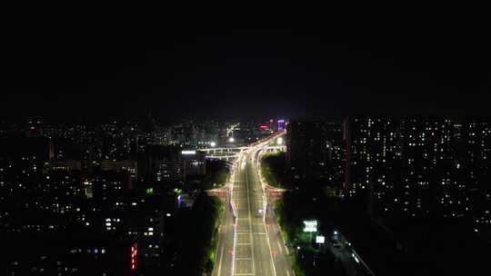 城市大道夜景交通车辆行驶航拍