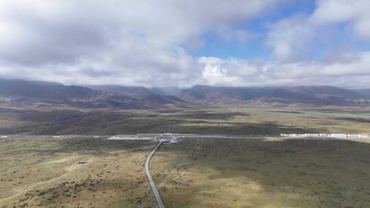 西北巍峨高山祁连山航拍