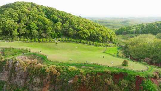 江夏灵山生态旅游区矿坑改造景区