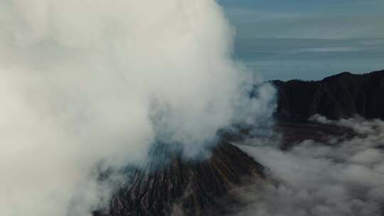 航拍Bromo火山云海