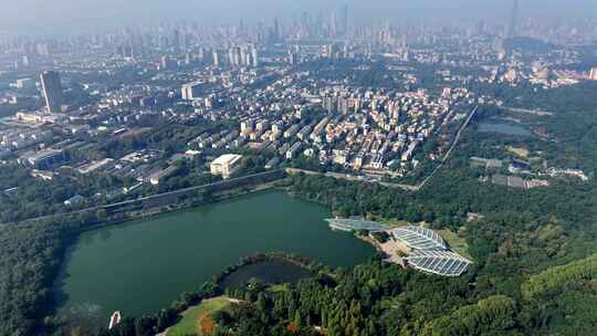 航拍南京城市玄武湖南京植物园