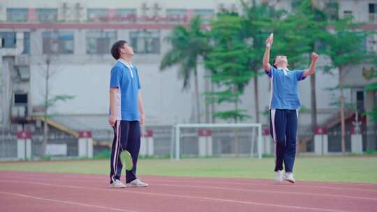 学校里学生的日常学习生活