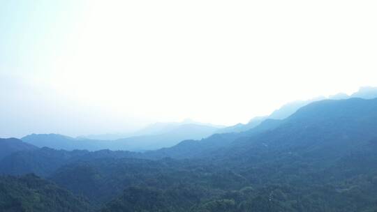 山峦叠嶂后飞