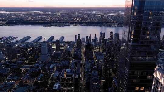 航拍纽约曼哈顿市中心哈德逊河摩天大楼日落
