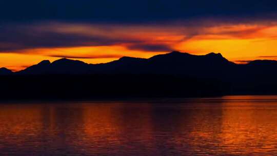 海边湖边震撼火烧云延时