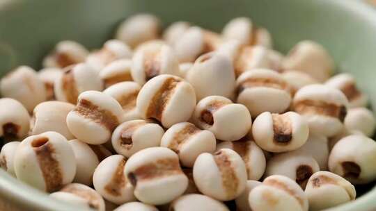 碗中薏米特写素材