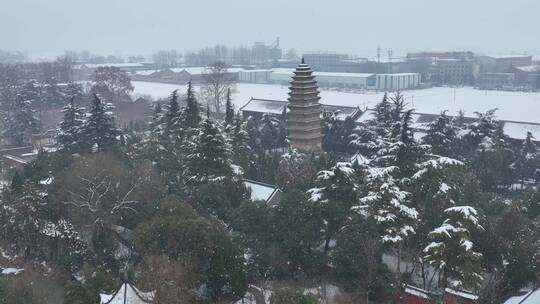 洛阳白马寺齐云塔寺院航拍雪景冬季