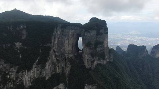 湖南张家界天门山天门洞航拍