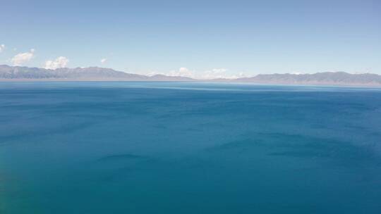 中国新疆赛里木湖夏季风景