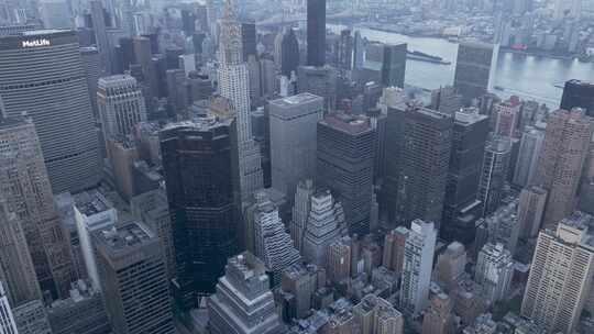 城市航拍纽约曼哈顿市中心摩天大楼哈德逊河