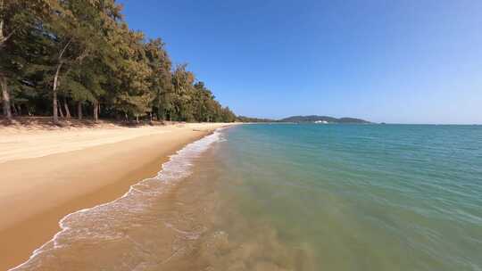 穿越机航拍4K海南三亚大海沙滩海边风景