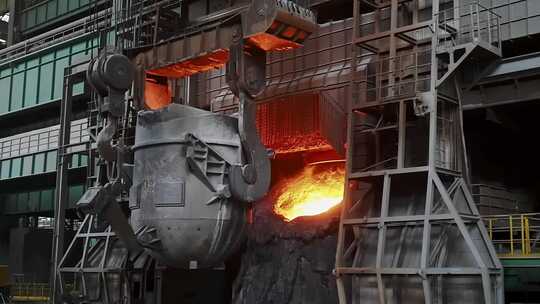 工业制造 高炉锻造倒入钢水 锻造企业