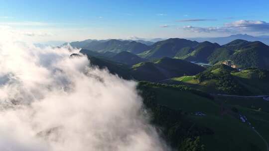 航拍高山云海云雾阳光