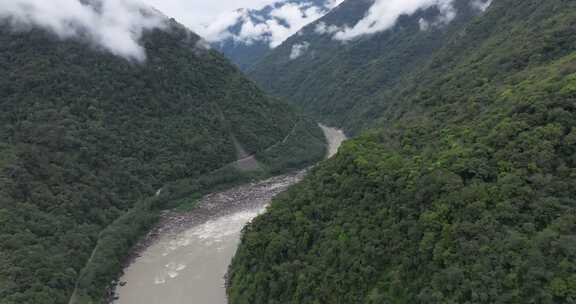 西藏林芝莲花圣地墨脱热带雨林云雾高空航拍