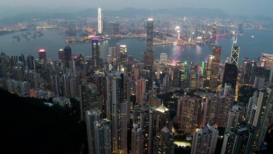 漂亮的繁华的香港市中心夜景航拍