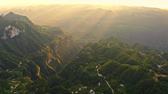 航拍山川峡谷丁达尔效应