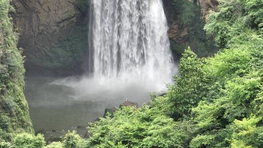 贵州旅游风景航拍羊皮洞瀑布景点