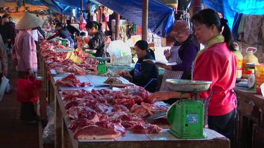 肉类市场买卖的镜头