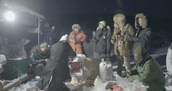 根河冷极村网红围炉煮猪头