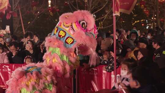 喜庆祥和的舞狮表演